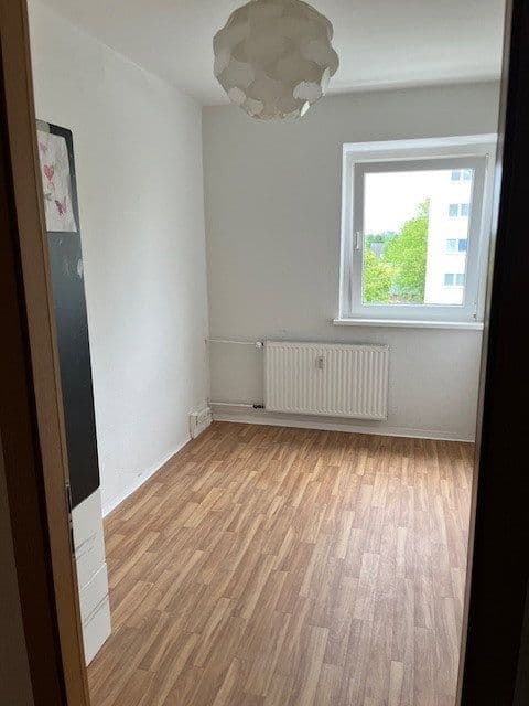Prenájom bytu 4-izbový 72 m², Rostock, Meklenbursko-Predpomoransko Prenájom bytu 4-izbový 72 m², Rostock, Meklenbursko-Predpomoransko
