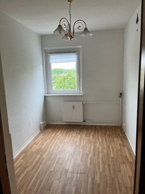 Prenájom bytu 4-izbový 72 m², Rostock, Meklenbursko-Predpomoransko Prenájom bytu 4-izbový 72 m², Rostock, Meklenbursko-Predpomoransko