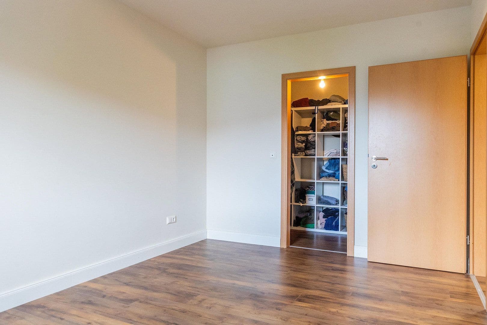 Prenájom domu 140 m², pozemek 188 m², Worms, Porýnie-Falcko Prenájom domu 140 m², pozemek 188 m², Worms, Porýnie-Falcko
