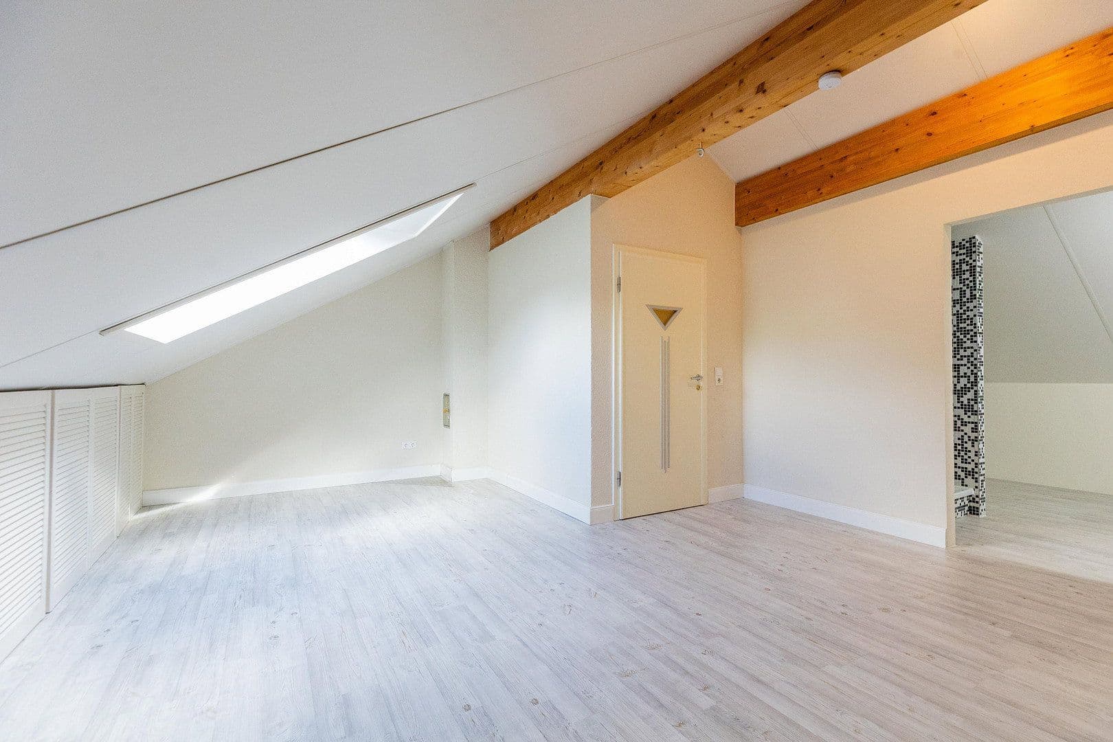 Prenájom domu 140 m², pozemek 188 m², Worms, Porýnie-Falcko Prenájom domu 140 m², pozemek 188 m², Worms, Porýnie-Falcko