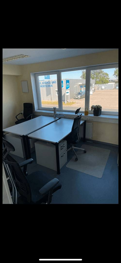 Prenájom nebytového priestoru 600 m², Stuhr, Dolné Sasko Prenájom nebytového priestoru 600 m², Stuhr, Dolné Sasko