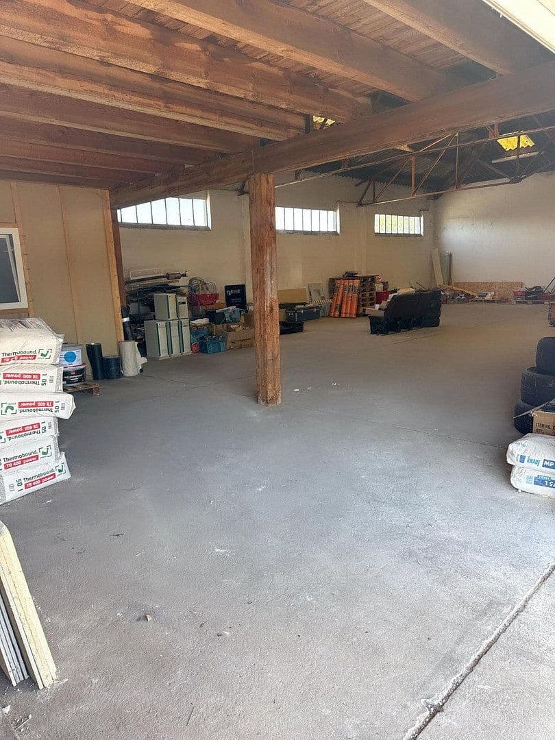 Prenájom nebytového priestoru 600 m², Stuhr, Dolné Sasko Prenájom nebytového priestoru 600 m², Stuhr, Dolné Sasko
