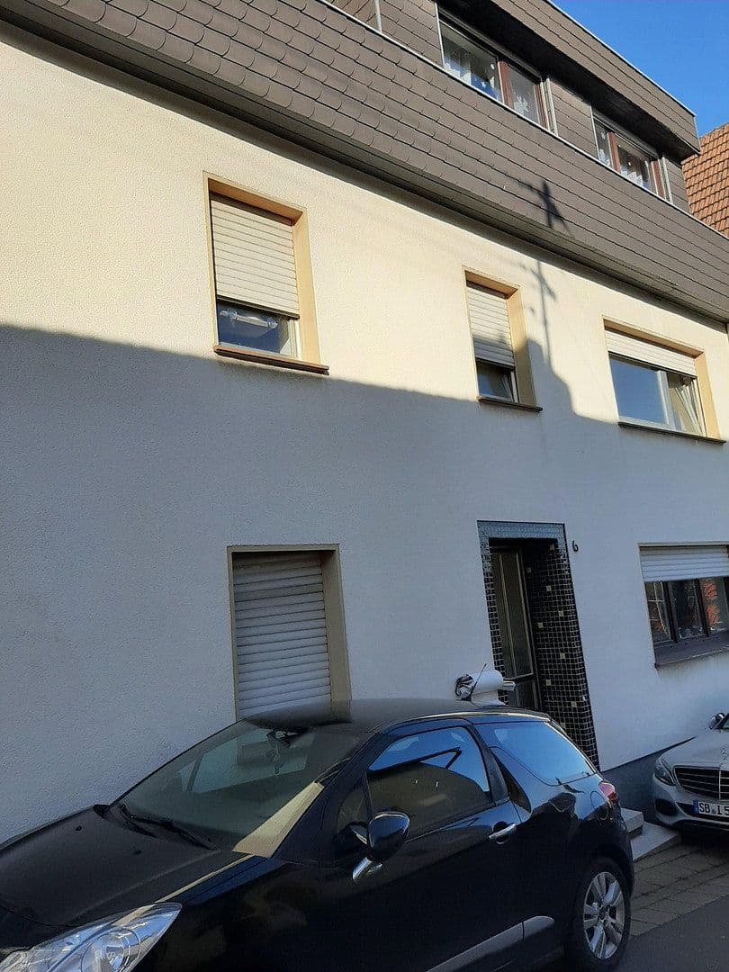Predaj domu 360 m², pozemek 550 m², Püttlingen, Sársko Predaj domu 360 m², pozemek 550 m², Püttlingen, Sársko