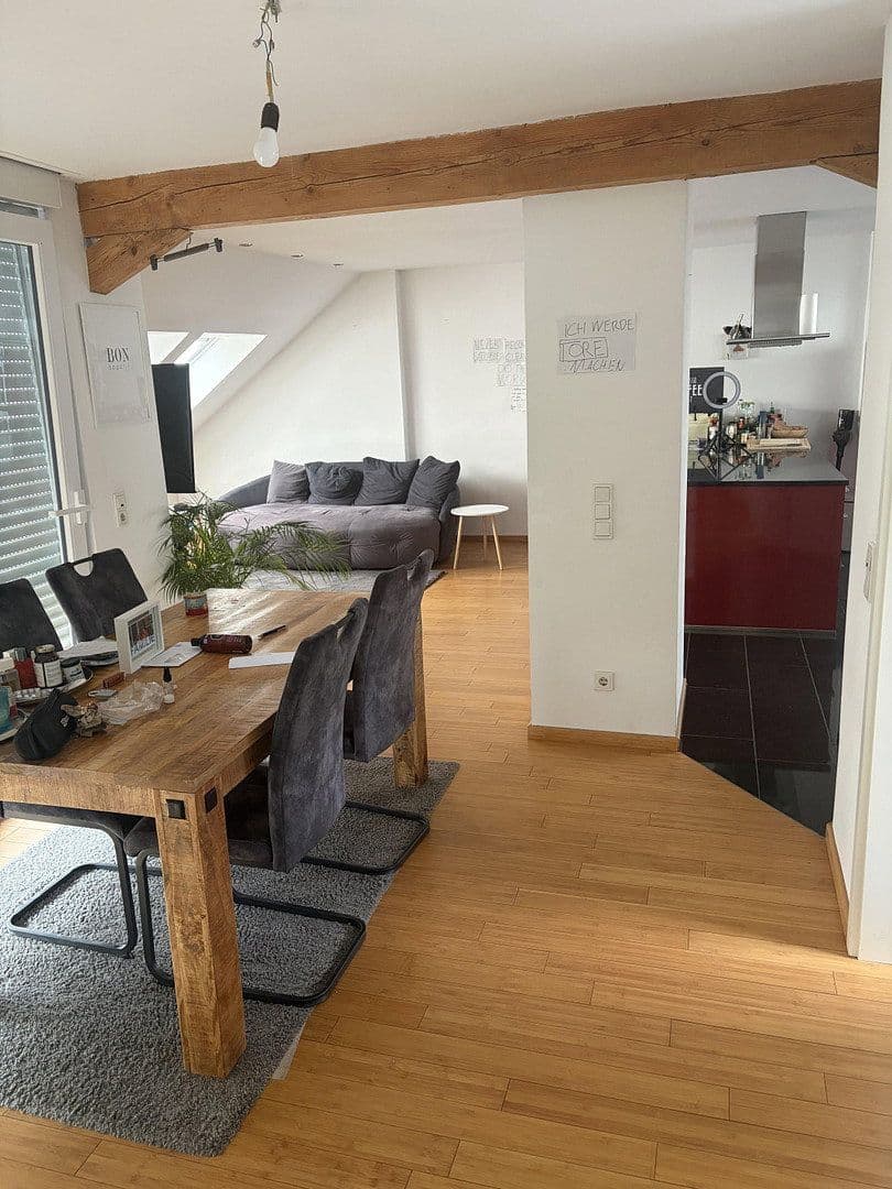 Prenájom bytu 3-izbový 110 m², Alte-Kelter Straße 8a, Saarbrücken, Sársko Prenájom bytu 3-izbový 110 m², Alte-Kelter Straße 8a, Saarbrücken, Sársko