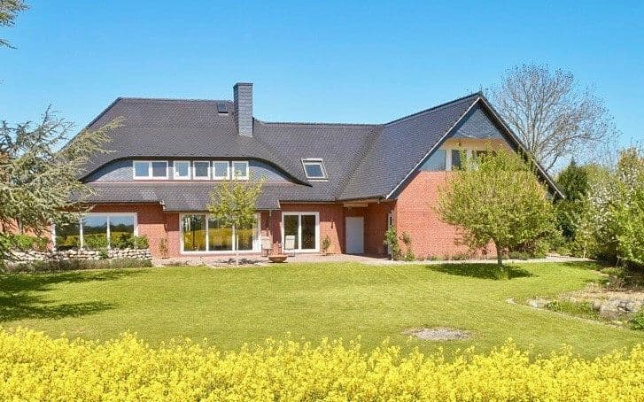 Predaj domu 330 m², pozemek 1.576 m², Jersbek, Šlezvicko-Holštajnsko Predaj domu 330 m², pozemek 1.576 m², Jersbek, Šlezvicko-Holštajnsko