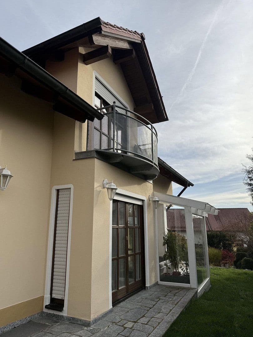 Predaj domu 180 m², pozemek 541 m², Essenbach, Bavorsko Predaj domu 180 m², pozemek 541 m², Essenbach, Bavorsko