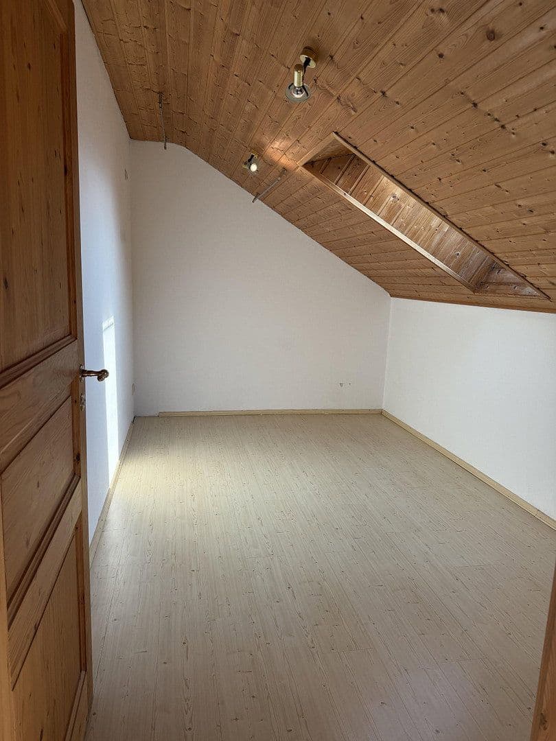 Predaj domu 180 m², pozemek 541 m², Essenbach, Bavorsko Predaj domu 180 m², pozemek 541 m², Essenbach, Bavorsko