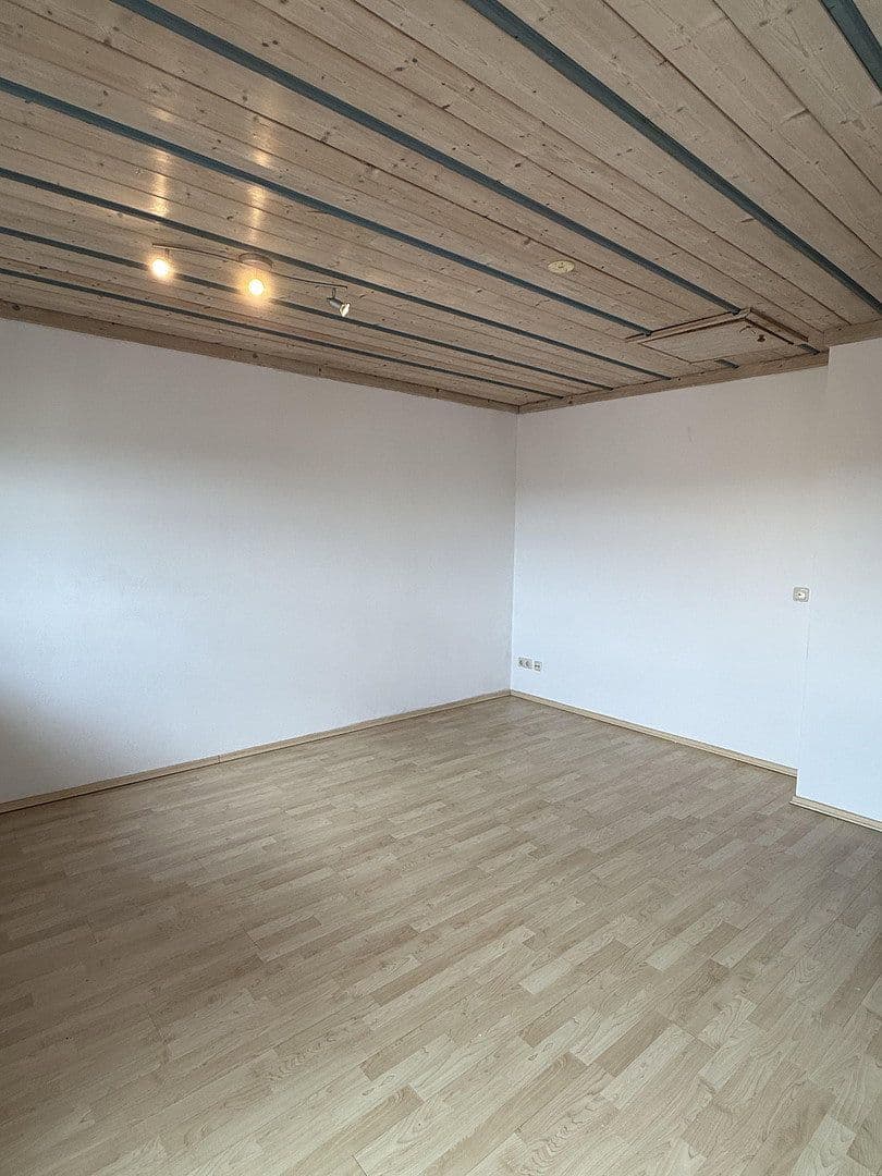 Predaj domu 180 m², pozemek 541 m², Essenbach, Bavorsko Predaj domu 180 m², pozemek 541 m², Essenbach, Bavorsko