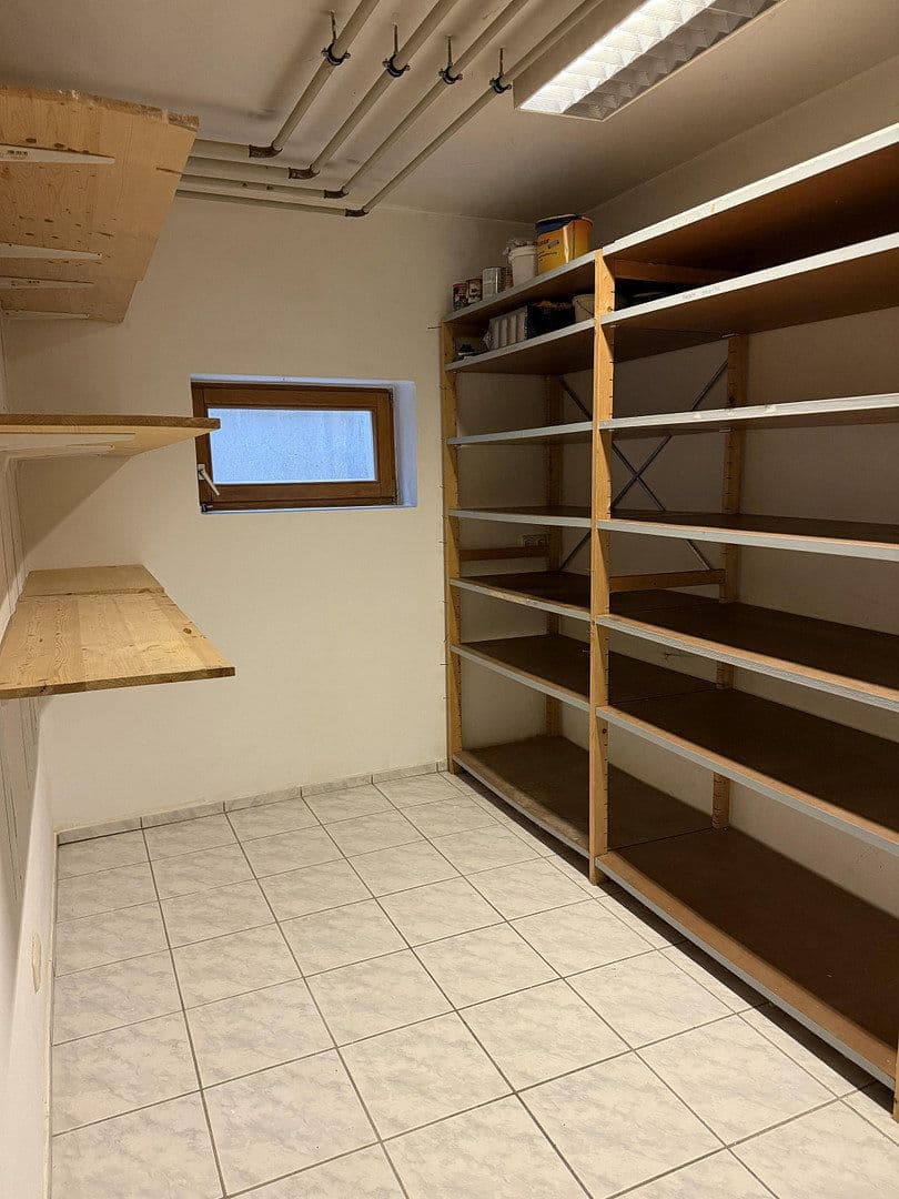 Predaj domu 180 m², pozemek 541 m², Essenbach, Bavorsko Predaj domu 180 m², pozemek 541 m², Essenbach, Bavorsko