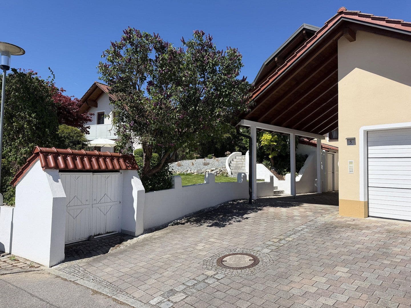Predaj domu 180 m², pozemek 541 m², Essenbach, Bavorsko Predaj domu 180 m², pozemek 541 m², Essenbach, Bavorsko