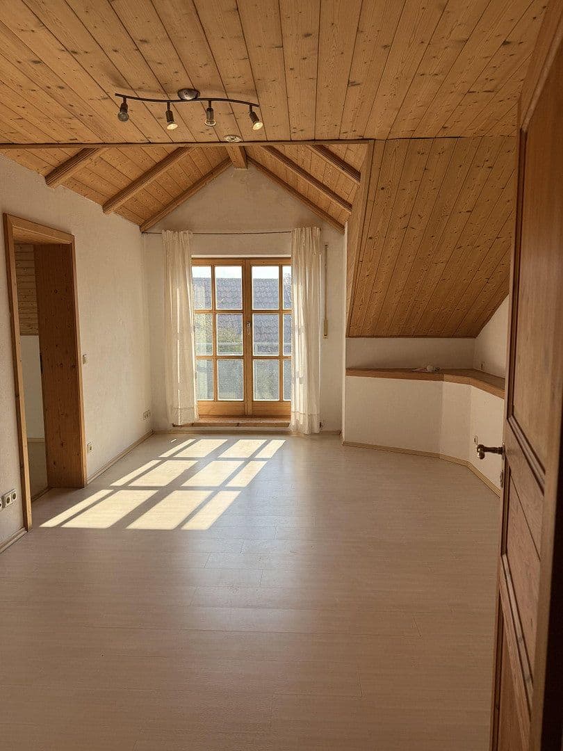 Predaj domu 180 m², pozemek 541 m², Essenbach, Bavorsko Predaj domu 180 m², pozemek 541 m², Essenbach, Bavorsko