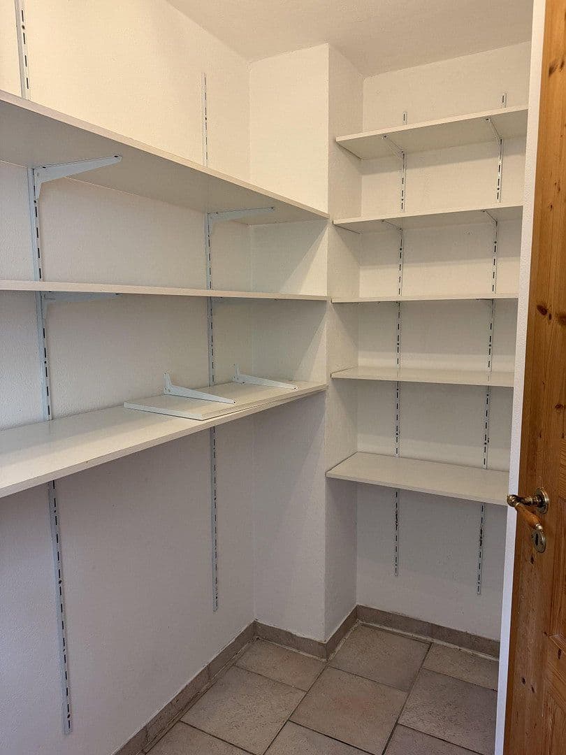 Predaj domu 180 m², pozemek 541 m², Essenbach, Bavorsko Predaj domu 180 m², pozemek 541 m², Essenbach, Bavorsko
