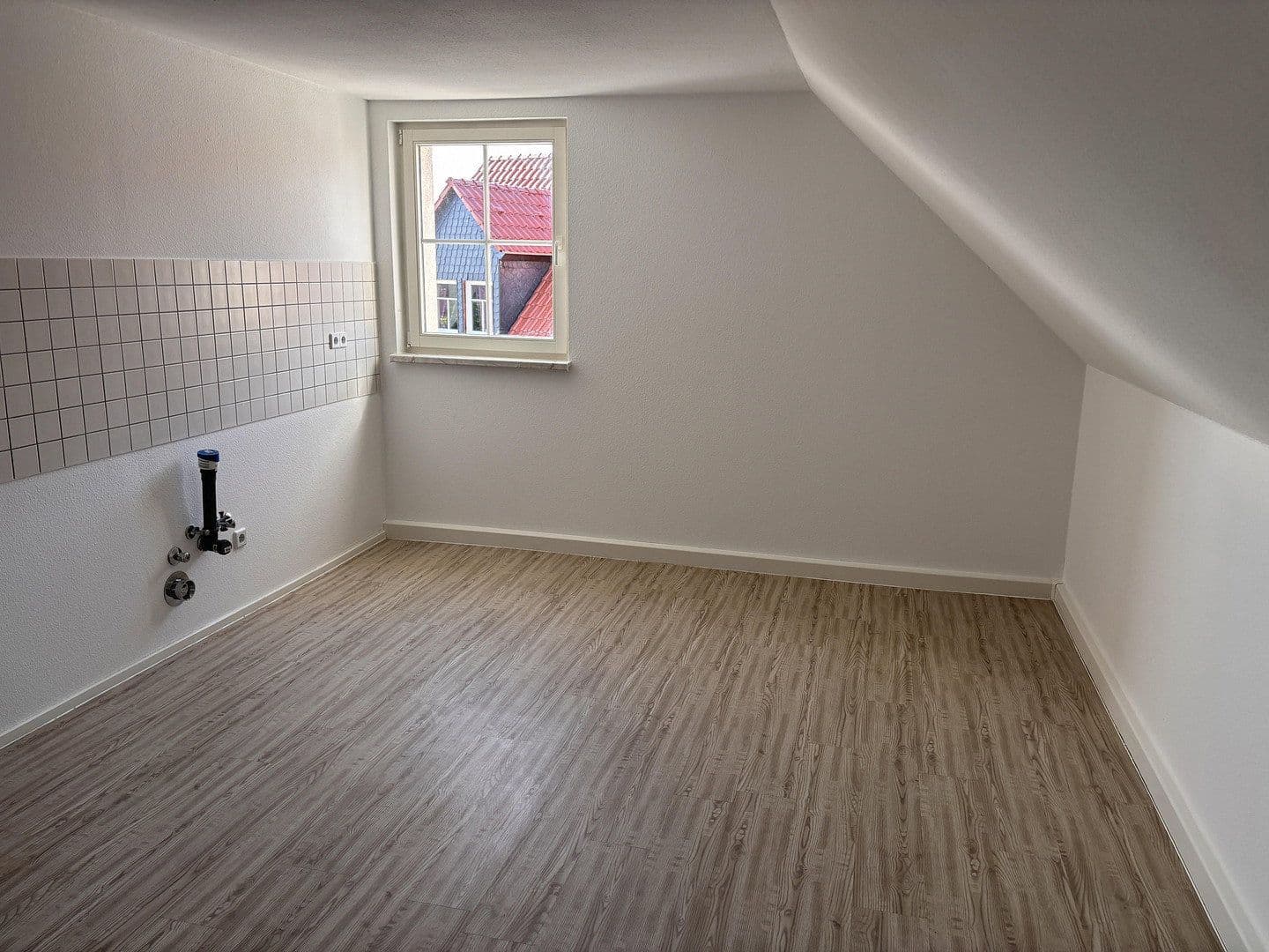 Prenájom bytu 3-izbový 70 m², Dora-Helene-Str. 1, Neukieritzsch, Sasko Prenájom bytu 3-izbový 70 m², Dora-Helene-Str. 1, Neukieritzsch, Sasko