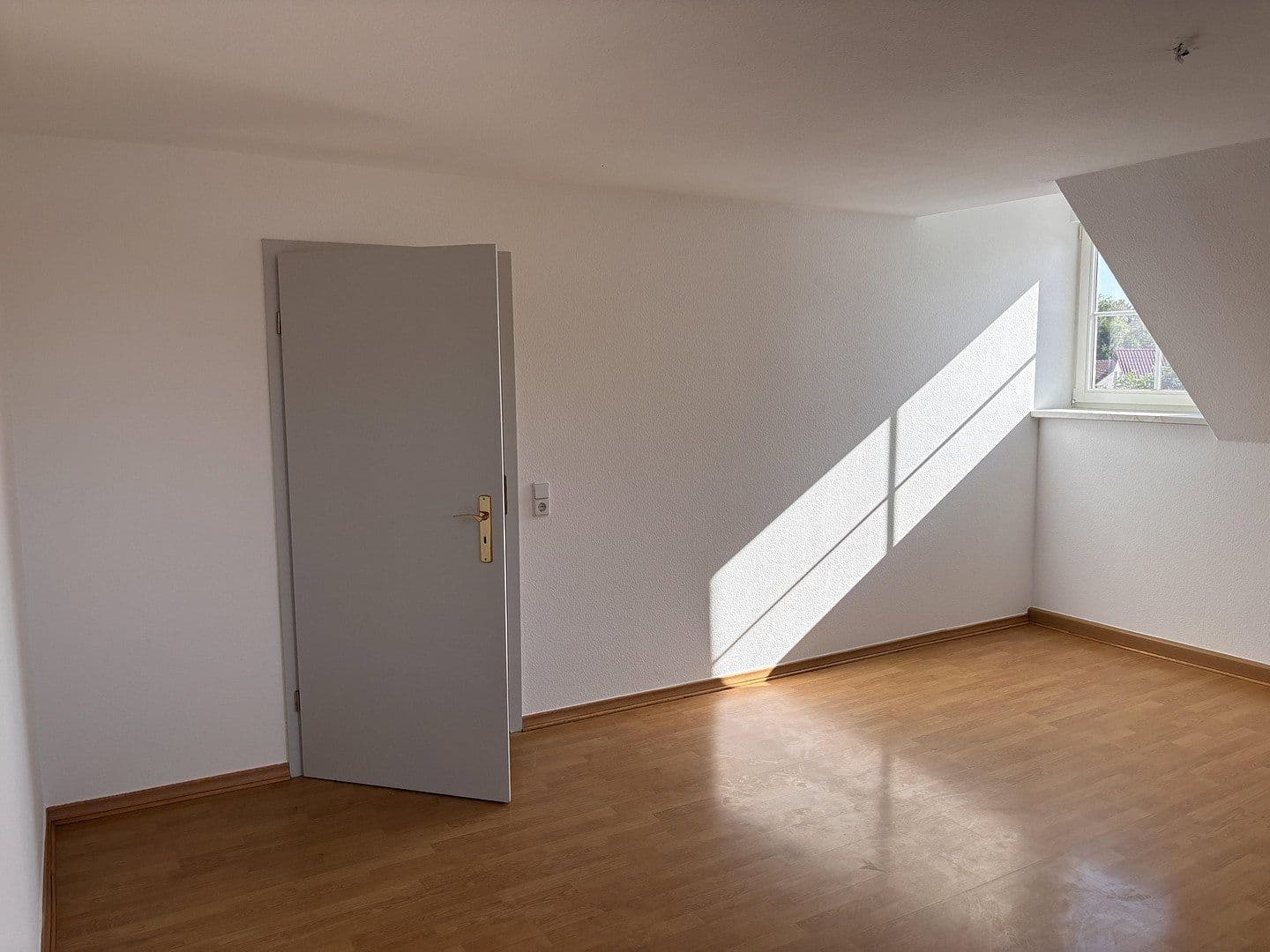 Prenájom bytu 3-izbový 70 m², Dora-Helene-Str. 1, Neukieritzsch, Sasko Prenájom bytu 3-izbový 70 m², Dora-Helene-Str. 1, Neukieritzsch, Sasko