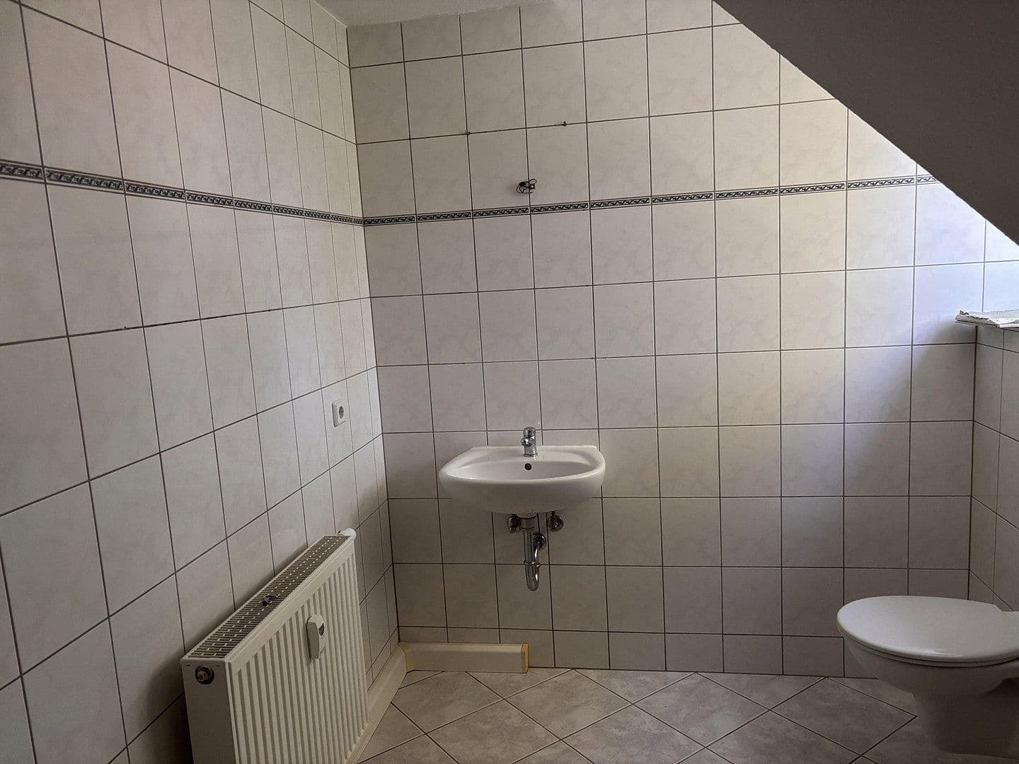 Prenájom bytu 3-izbový 70 m², Dora-Helene-Str. 1, Neukieritzsch, Sasko Prenájom bytu 3-izbový 70 m², Dora-Helene-Str. 1, Neukieritzsch, Sasko