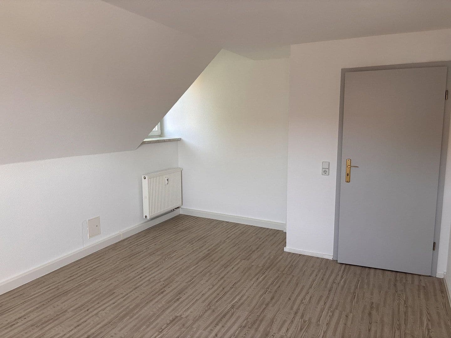 Prenájom bytu 3-izbový 70 m², Dora-Helene-Str. 1, Neukieritzsch, Sasko Prenájom bytu 3-izbový 70 m², Dora-Helene-Str. 1, Neukieritzsch, Sasko