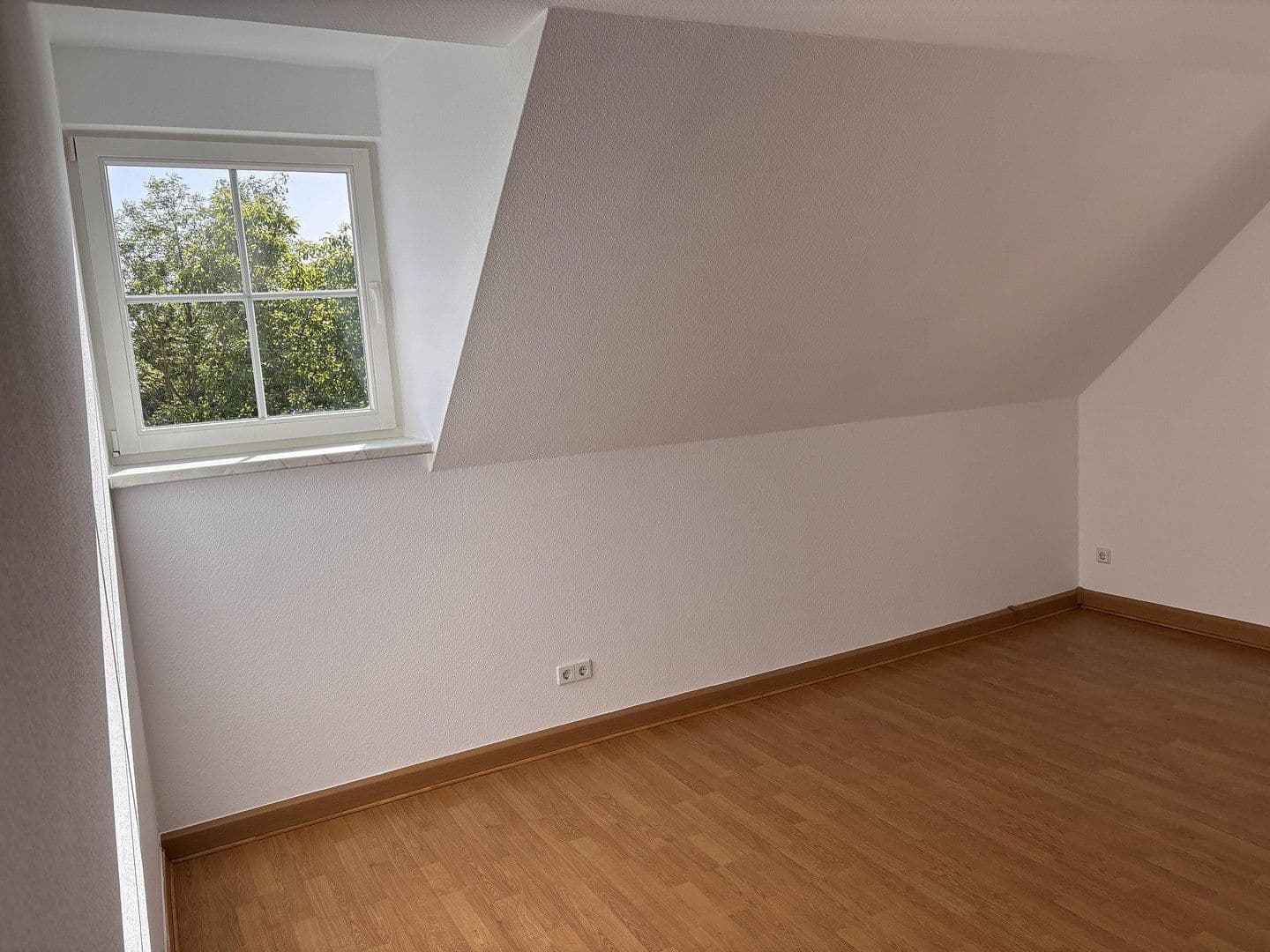 Prenájom bytu 3-izbový 70 m², Dora-Helene-Str. 1, Neukieritzsch, Sasko Prenájom bytu 3-izbový 70 m², Dora-Helene-Str. 1, Neukieritzsch, Sasko