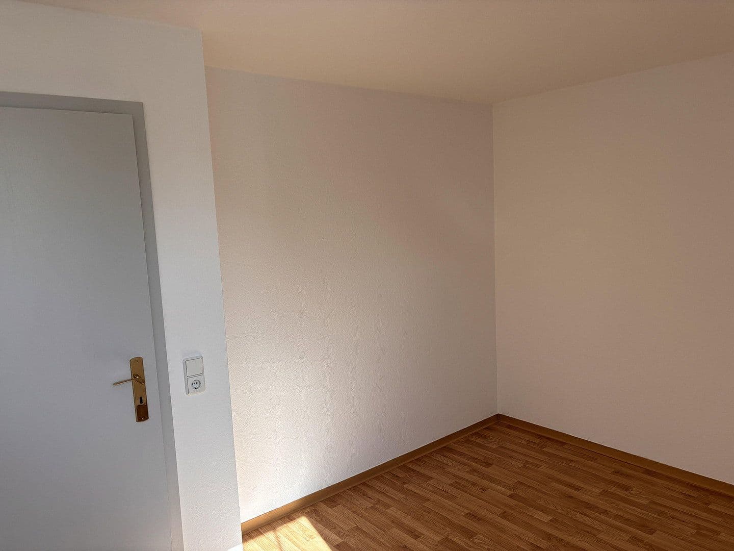 Prenájom bytu 3-izbový 70 m², Dora-Helene-Str. 1, Neukieritzsch, Sasko Prenájom bytu 3-izbový 70 m², Dora-Helene-Str. 1, Neukieritzsch, Sasko