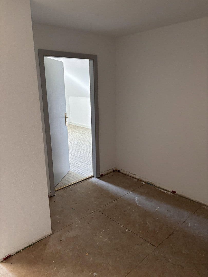 Prenájom bytu 3-izbový 70 m², Dora-Helene-Str. 1, Neukieritzsch, Sasko Prenájom bytu 3-izbový 70 m², Dora-Helene-Str. 1, Neukieritzsch, Sasko