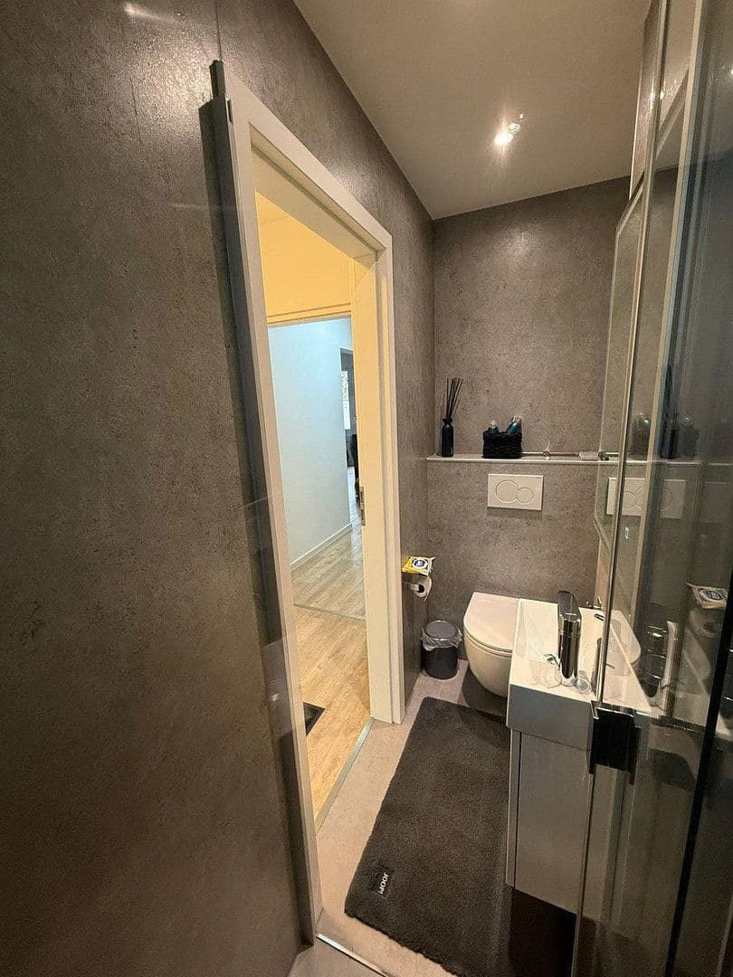 Predaj domu 170 m², pozemek 240 m², Schwalbach am Taunus, Hesensko Predaj domu 170 m², pozemek 240 m², Schwalbach am Taunus, Hesensko
