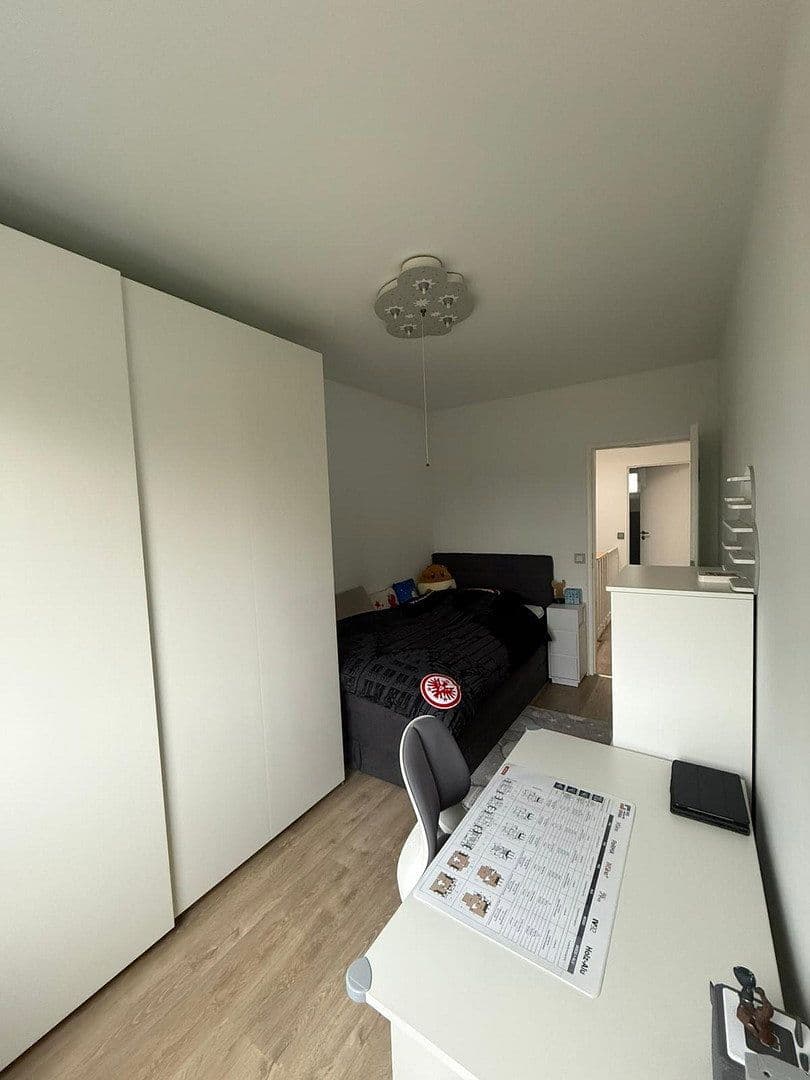 Predaj domu 170 m², pozemek 240 m², Schwalbach am Taunus, Hesensko Predaj domu 170 m², pozemek 240 m², Schwalbach am Taunus, Hesensko