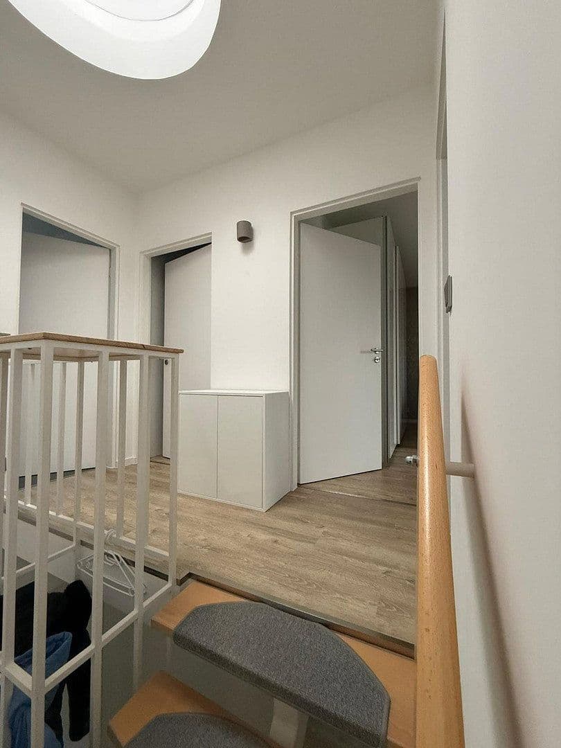 Predaj domu 170 m², pozemek 240 m², Schwalbach am Taunus, Hesensko Predaj domu 170 m², pozemek 240 m², Schwalbach am Taunus, Hesensko