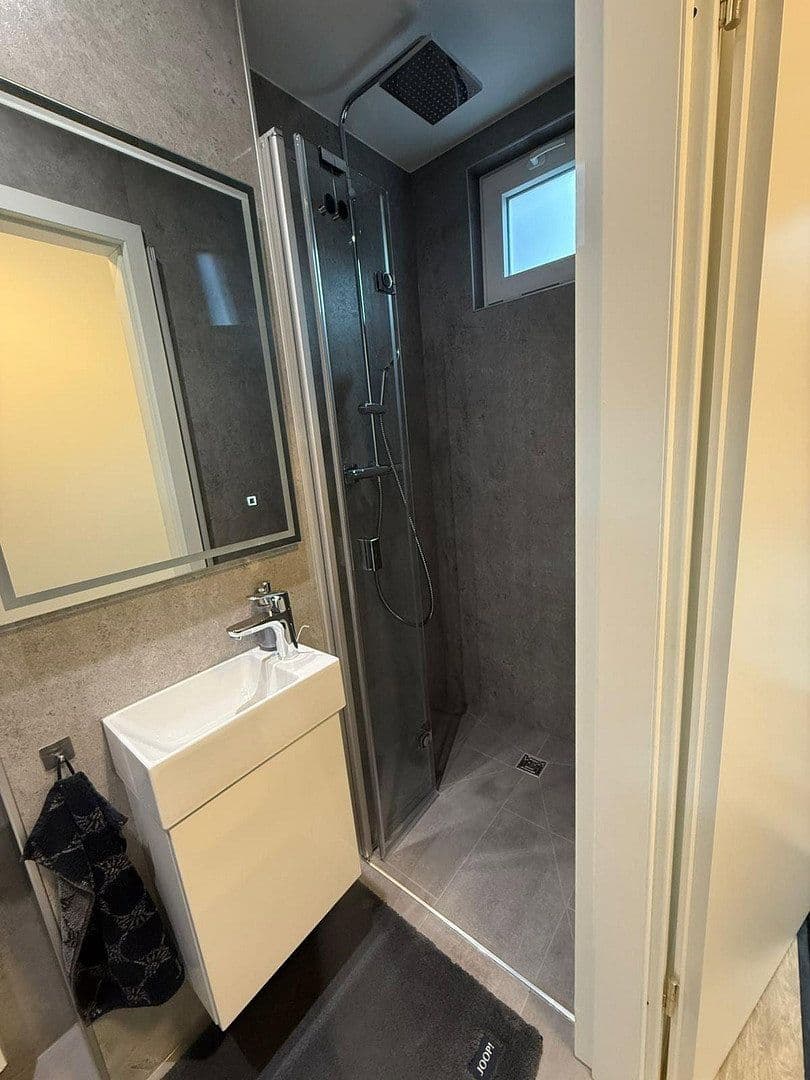 Predaj domu 170 m², pozemek 240 m², Schwalbach am Taunus, Hesensko Predaj domu 170 m², pozemek 240 m², Schwalbach am Taunus, Hesensko