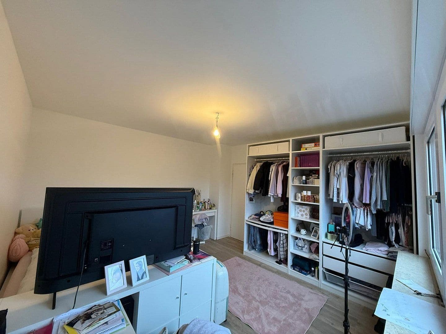 Predaj domu 170 m², pozemek 240 m², Schwalbach am Taunus, Hesensko Predaj domu 170 m², pozemek 240 m², Schwalbach am Taunus, Hesensko