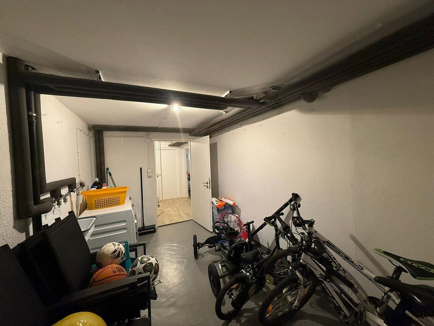 Predaj domu 170 m², pozemek 240 m², Schwalbach am Taunus, Hesensko Predaj domu 170 m², pozemek 240 m², Schwalbach am Taunus, Hesensko