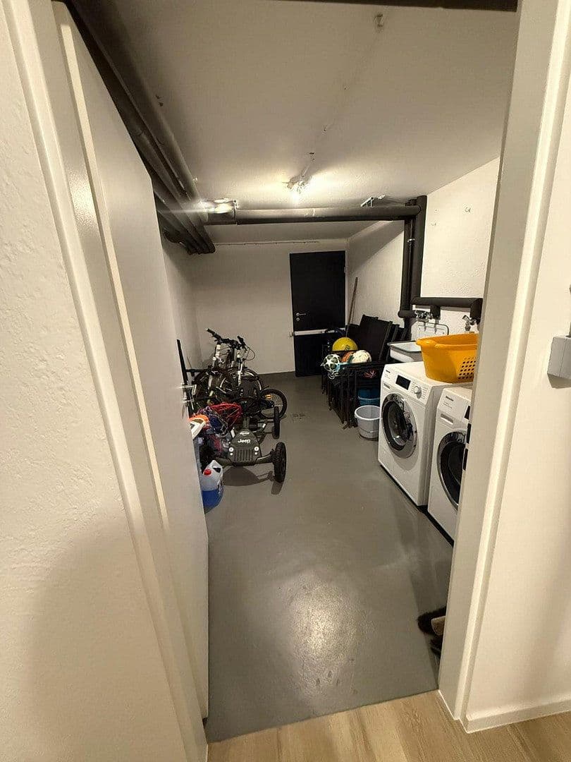 Predaj domu 170 m², pozemek 240 m², Schwalbach am Taunus, Hesensko Predaj domu 170 m², pozemek 240 m², Schwalbach am Taunus, Hesensko