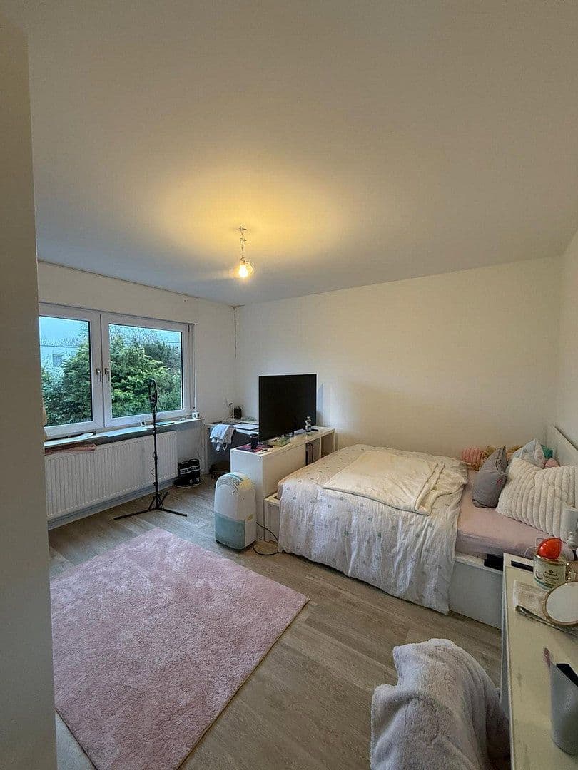 Predaj domu 170 m², pozemek 240 m², Schwalbach am Taunus, Hesensko Predaj domu 170 m², pozemek 240 m², Schwalbach am Taunus, Hesensko