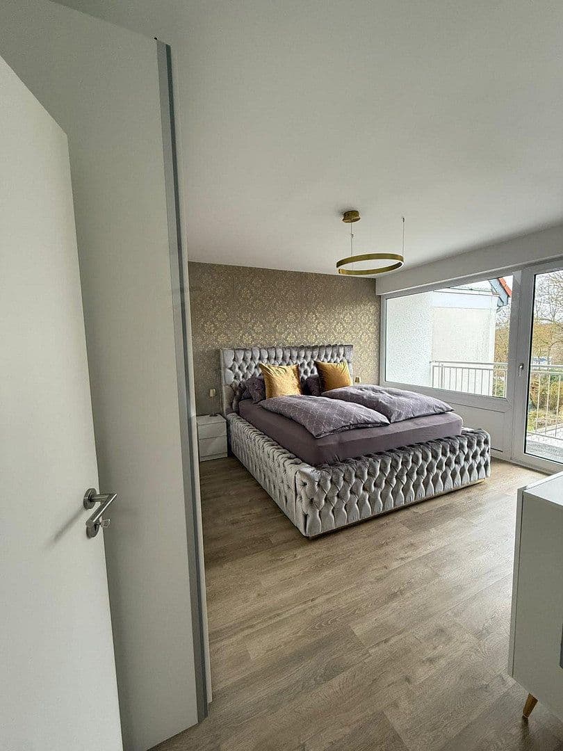 Predaj domu 170 m², pozemek 240 m², Schwalbach am Taunus, Hesensko Predaj domu 170 m², pozemek 240 m², Schwalbach am Taunus, Hesensko
