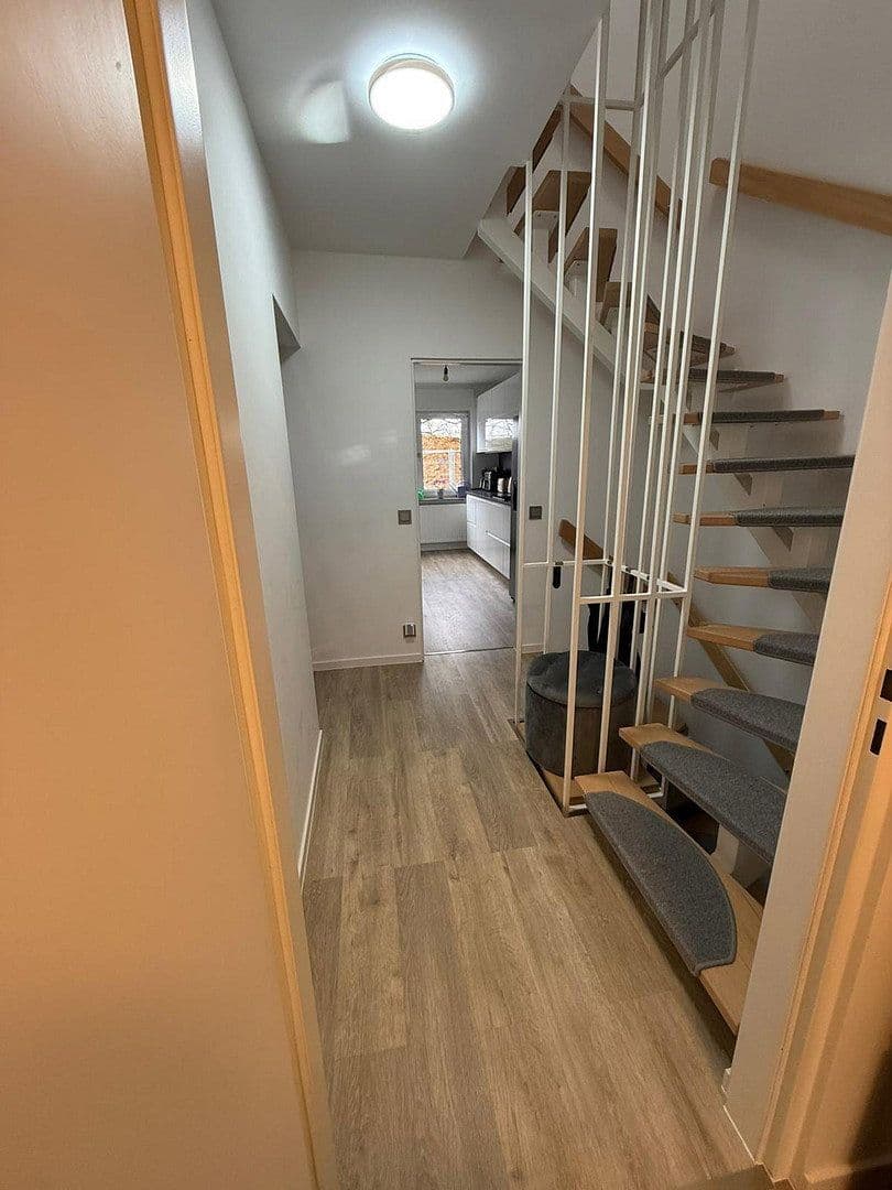 Predaj domu 170 m², pozemek 240 m², Schwalbach am Taunus, Hesensko Predaj domu 170 m², pozemek 240 m², Schwalbach am Taunus, Hesensko