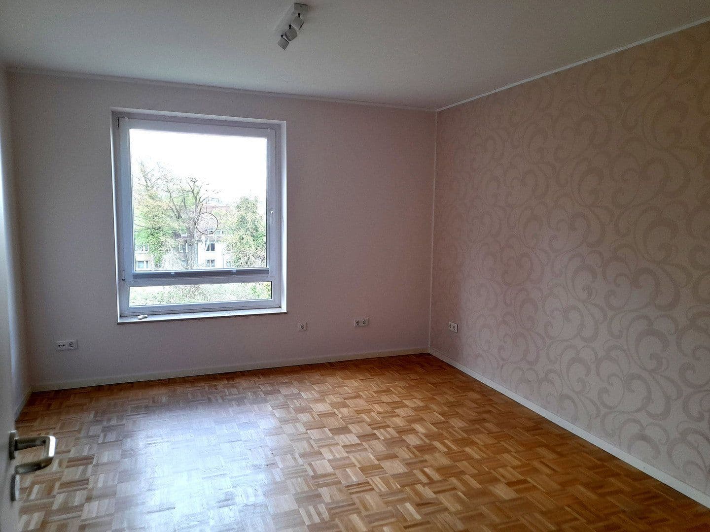 Prenájom bytu 3-izbový 110 m², Osnabrück, Dolné Sasko Prenájom bytu 3-izbový 110 m², Osnabrück, Dolné Sasko