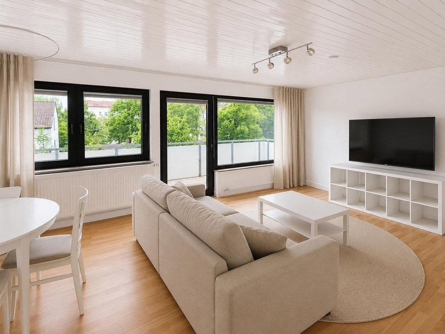 Prenájom bytu 3-izbový 63 m², Stuttgart, Bádensko-Wurttembersko Prenájom bytu 3-izbový 63 m², Stuttgart, Bádensko-Wurttembersko
