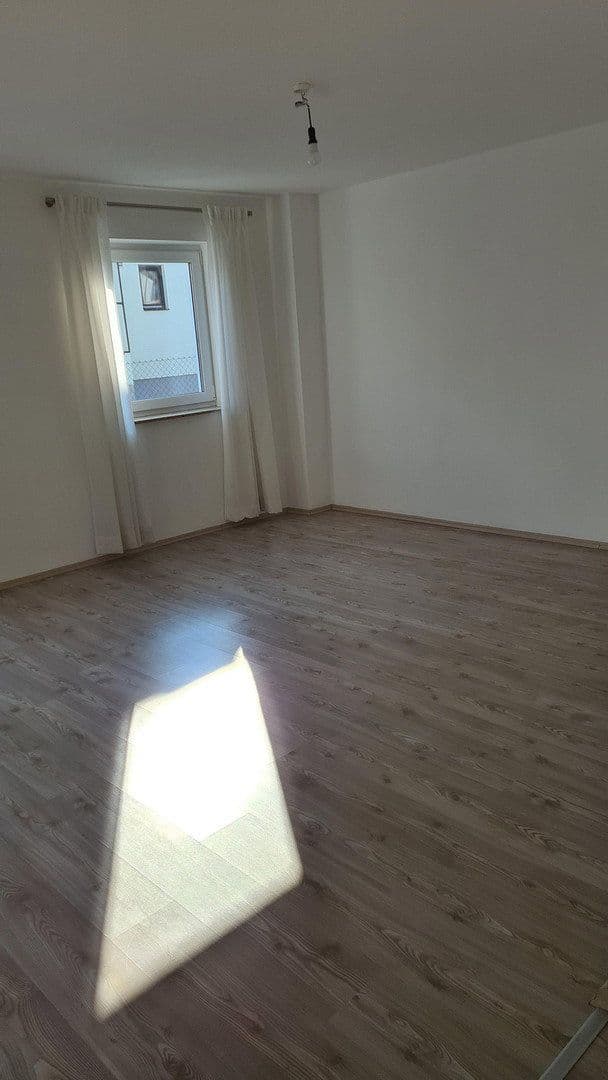 Prenájom bytu 2-izbový 65 m², Ingolstadt, Bavorsko Prenájom bytu 2-izbový 65 m², Ingolstadt, Bavorsko