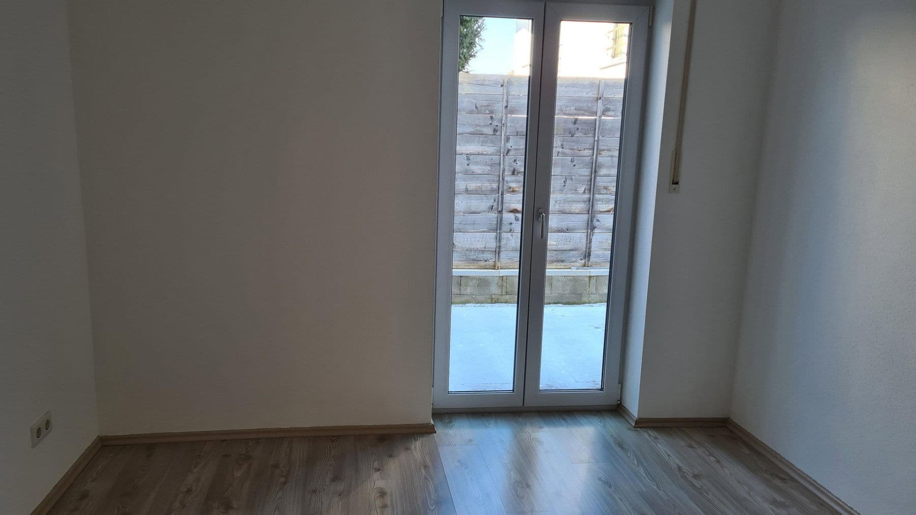Prenájom bytu 2-izbový 65 m², Ingolstadt, Bavorsko Prenájom bytu 2-izbový 65 m², Ingolstadt, Bavorsko