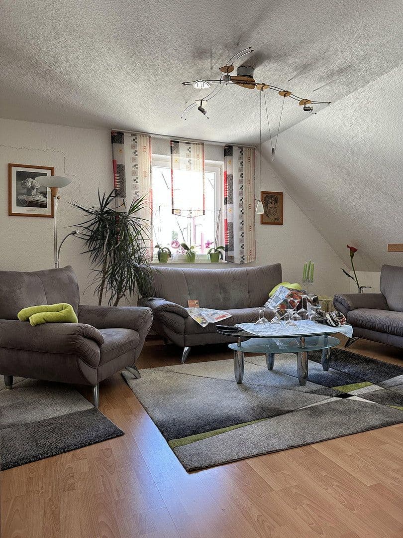 Prenájom bytu 5-izbový 160 m², Sickingenstraße 5, Magdeburg, Sasko-Anhaltsko Prenájom bytu 5-izbový 160 m², Sickingenstraße 5, Magdeburg, Sasko-Anhaltsko
