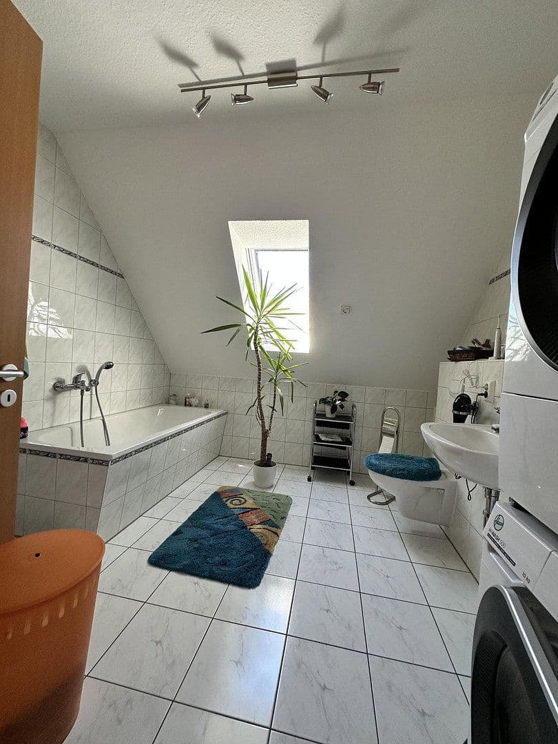 Prenájom bytu 5-izbový 160 m², Sickingenstraße 5, Magdeburg, Sasko-Anhaltsko Prenájom bytu 5-izbový 160 m², Sickingenstraße 5, Magdeburg, Sasko-Anhaltsko