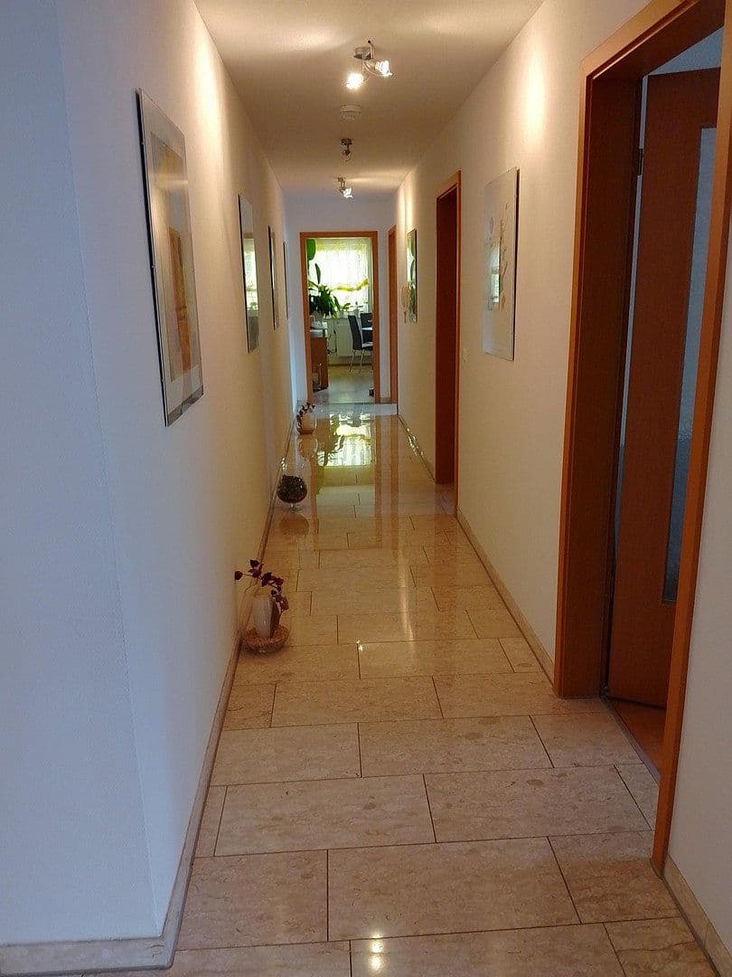Prenájom bytu 5-izbový 160 m², Sickingenstraße 5, Magdeburg, Sasko-Anhaltsko Prenájom bytu 5-izbový 160 m², Sickingenstraße 5, Magdeburg, Sasko-Anhaltsko