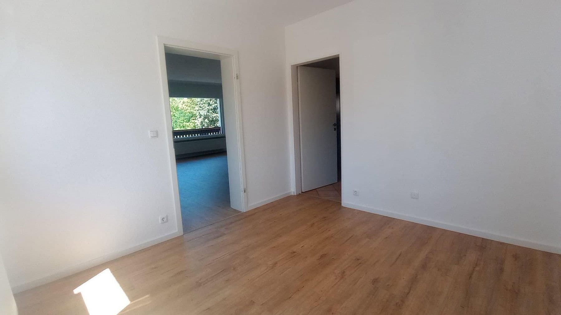 Prenájom bytu 4-izbový 100 m², Rodenbach, Hesensko Prenájom bytu 4-izbový 100 m², Rodenbach, Hesensko