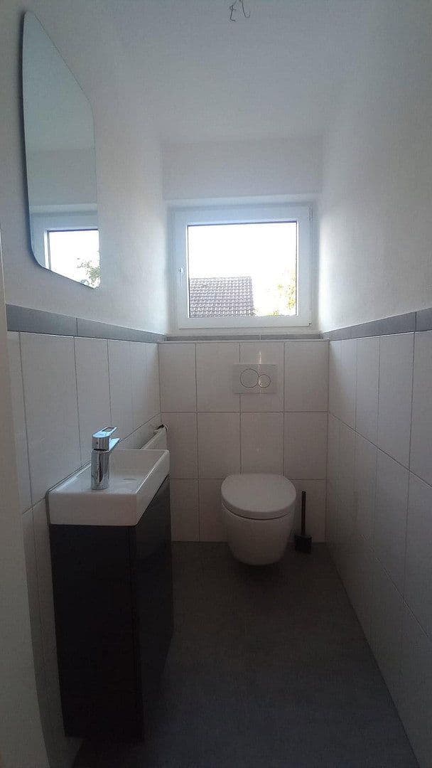 Prenájom bytu 4-izbový 100 m², Rodenbach, Hesensko Prenájom bytu 4-izbový 100 m², Rodenbach, Hesensko