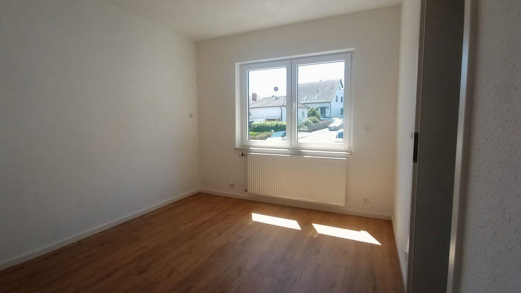 Prenájom bytu 4-izbový 100 m², Rodenbach, Hesensko Prenájom bytu 4-izbový 100 m², Rodenbach, Hesensko
