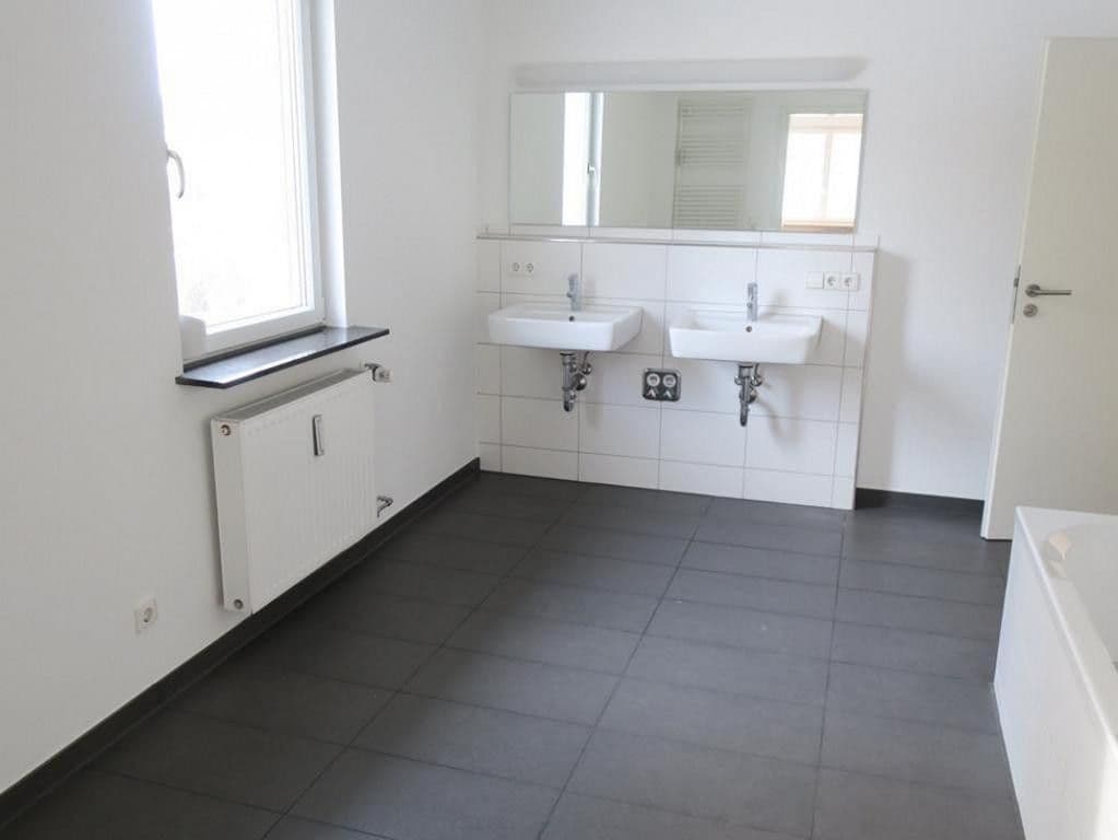 Prenájom bytu 3-izbový 97 m², Freudenstadt, Bádensko-Wurttembersko Prenájom bytu 3-izbový 97 m², Freudenstadt, Bádensko-Wurttembersko