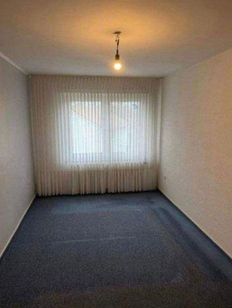 Prenájom bytu 3-izbový 63 m², Neuer Damm 40, Bremen, Brémy Prenájom bytu 3-izbový 63 m², Neuer Damm 40, Bremen, Brémy