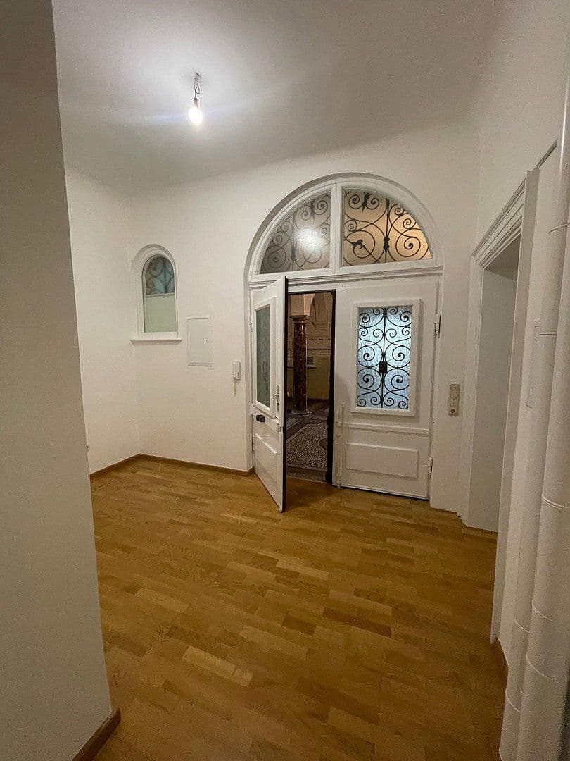 Prenájom kancelárie 131 m², Schwanthalerstr. 106, München, Bavorsko Prenájom kancelárie 131 m², Schwanthalerstr. 106, München, Bavorsko