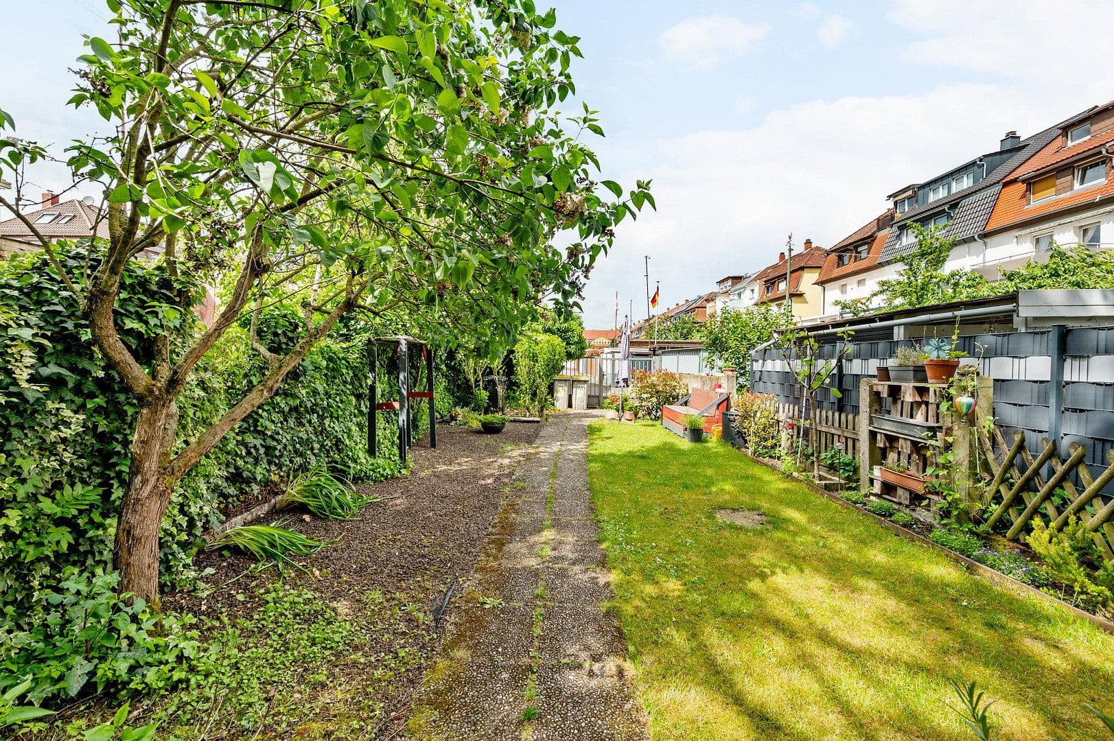Predaj domu 352 m², pozemek 365 m², Aufeldstraße 8, Mannheim, Bádensko-Wurttembersko Predaj domu 352 m², pozemek 365 m², Aufeldstraße 8, Mannheim, Bádensko-Wurttembersko