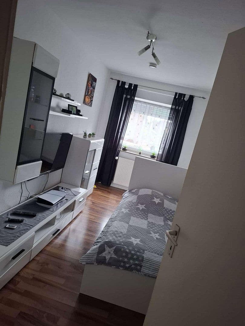 Prenájom bytu 3-izbový 107 m², Neumühler Str. 31, Oberhausen-Sterkrade, Severné Porýnie - Westfálsko Prenájom bytu 3-izbový 107 m², Neumühler Str. 31, Oberhausen-Sterkrade, Severné Porýnie - Westfálsko