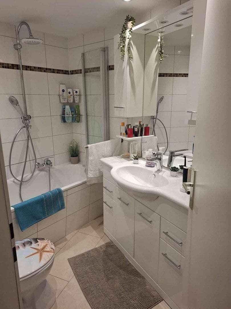 Prenájom bytu 3-izbový 107 m², Neumühler Str. 31, Oberhausen-Sterkrade, Severné Porýnie - Westfálsko Prenájom bytu 3-izbový 107 m², Neumühler Str. 31, Oberhausen-Sterkrade, Severné Porýnie - Westfálsko