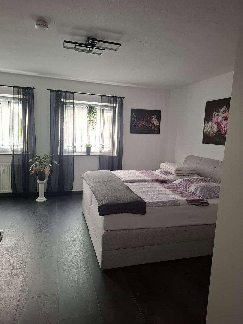 Prenájom bytu 3-izbový 107 m², Neumühler Str. 31, Oberhausen-Sterkrade, Severné Porýnie - Westfálsko Prenájom bytu 3-izbový 107 m², Neumühler Str. 31, Oberhausen-Sterkrade, Severné Porýnie - Westfálsko